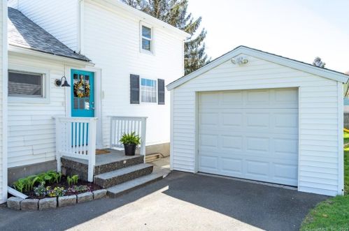 10 Beech St, Danbury CT  06810-5720 exterior