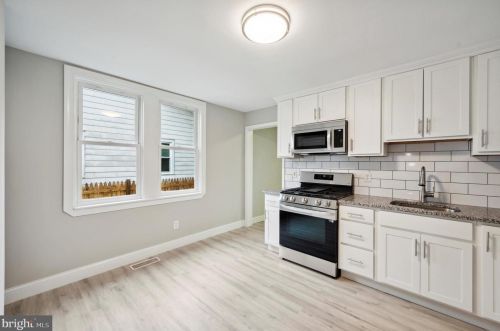 1804 Market St, Boothwyn, PA 19061-4041