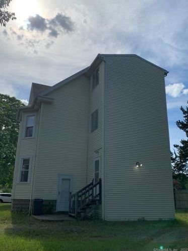 1038 Blue Hills Ave, Bloomfield CT  06002-2702 exterior