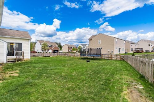 376 Enos Loomis St, Pataskala OH  43062-8160 exterior