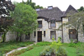 2614 Menlo Blvd, Milwaukee, WI 53211-2648