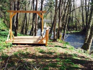 1821 Cedar Flat Rd, Williams, OR 97544-9668