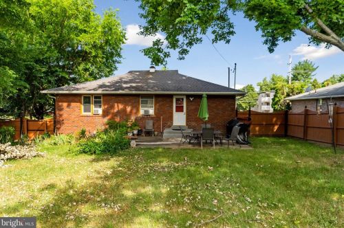 902 New Hope St, Norristown PA 19401-3146 exterior