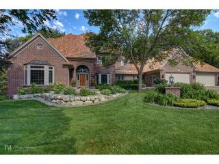 2422 Crowne Hill Rd, Hopkins, MN 55305-2257