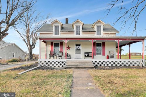 81 Old Factory Rd, Strasburg, VA 22657-4613
