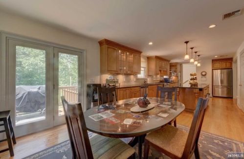 107 Iroquois Ave, Oakland NJ  07436-3741 exterior