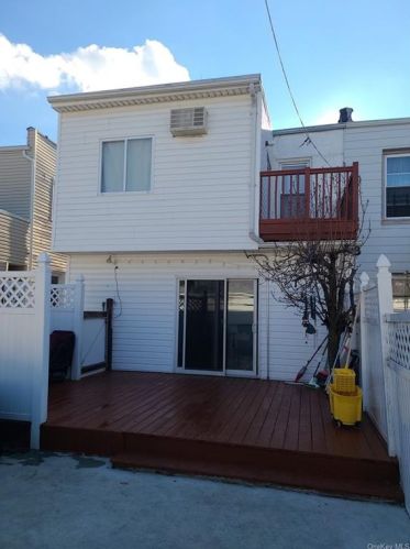 2879 Dill Pl, Bronx NY  10465-2419 exterior