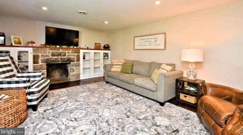 1472 Timberline Dr, Pottstown PA  19465-7234 exterior