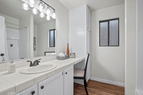 30807 Arlington St, Santa Clarita CA  91384-2453 exterior