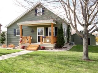 101 Lawson St, Menasha, WI 54952-3321