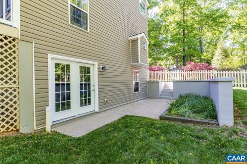 12 Seminole Trl, Bybee VA  22963-3157 exterior