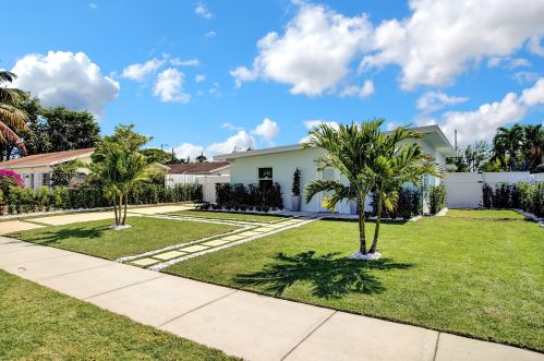 228 5th St, Delray Beach FL  33483-4438 exterior