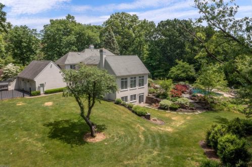 46 Allerton Rd, Lebanon, NJ 08833-3209