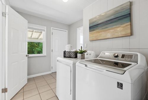 2924 61st Ave, Oakland CA  94605-1517 exterior