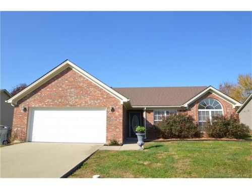 4405 Leaf Cir, Sellersburg, IN 47172-8701