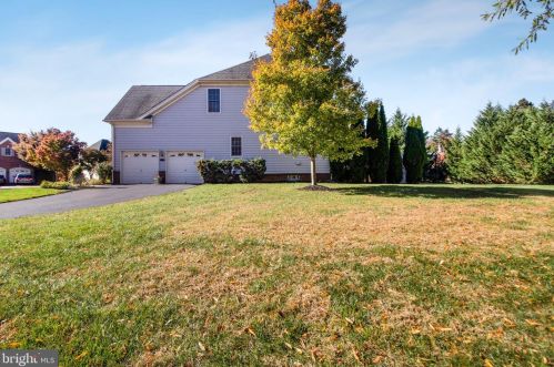 5312 Kernstown Ct, Haymarket VA  20169-4504 exterior