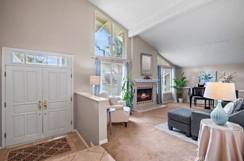 25608 Bellerive Dr, Santa Clarita, CA 91355-2504