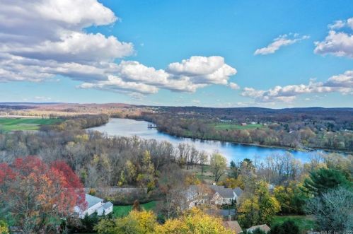 35 Riverview Rd, Rocky Hill CT  06067-1569 exterior