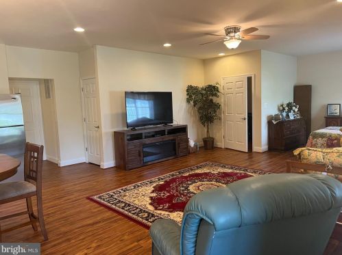 6215 Dranesville Dr, Fredericksburg VA  22407-9387 exterior