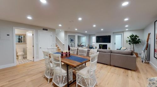 1657 Gates Ave, Manhattan Beach CA  90266-7028 exterior