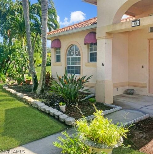 738 Indian Creek Ct, Naples FL  34120-0425 exterior