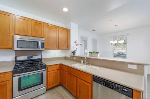 227 Calle Del Sol, Vista CA  92083-3624 exterior