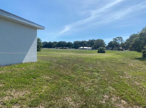 417 Cherry Tree Dr, Sebring FL  33876-6166 exterior