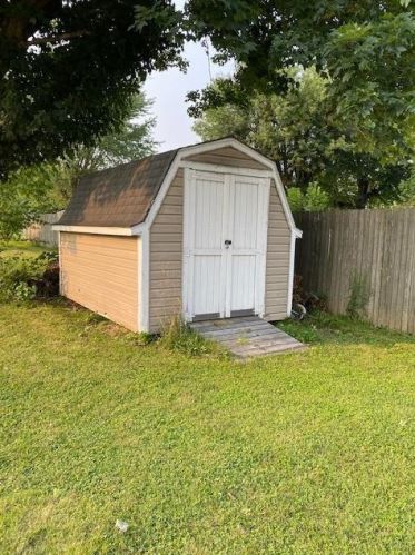 605 Grand Ave, Clinton County OH  45169-1024 exterior