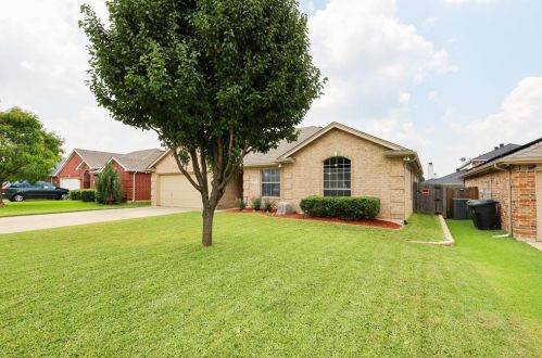 1807 Cancun Dr, Midlothian, TX 76063-8511