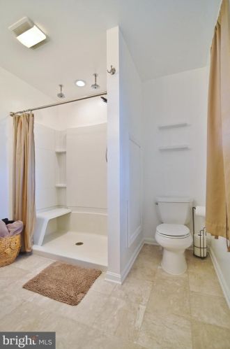 23 Bobby Ln, Edinburg VA  22824-2552 exterior