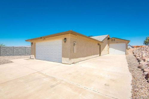 3395 Pegasus Ranch Ln, Bullhead City, AZ 86429-7348
