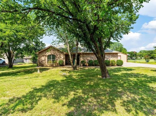 2641 Shadow Ridge Dr, Burleson, TX 76028-1400