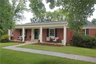 1415 Sunnyside Dr, Columbia, TN 38401-5262