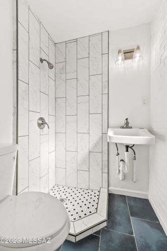 905 Prince Rd, Tucson AZ 85705-3025 exterior