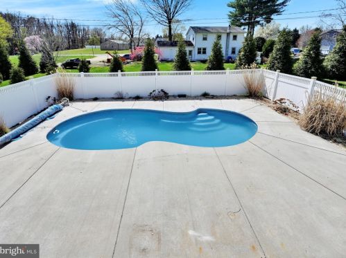 32 North Dr, Schuylkill Haven PA  17972-8955 exterior