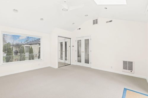 7705 Lake Dr, Milwaukee WI  53217-2910 exterior