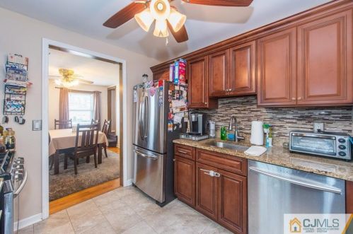 146 Oakmanor Pkwy, South Plainfield NJ  07080-4923 exterior