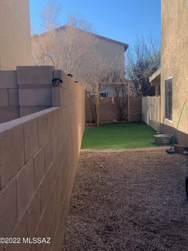1085 Sea Fan St, Tucson, AZ 85704-2541