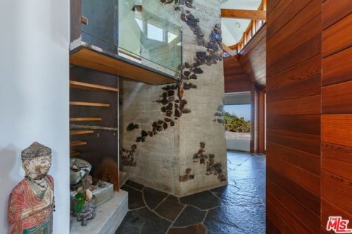 2440 Minard Rd, Topanga CA  90290-3402 exterior