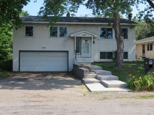 1687 Hudson Rd, Saint Paul, MN 55106-6155