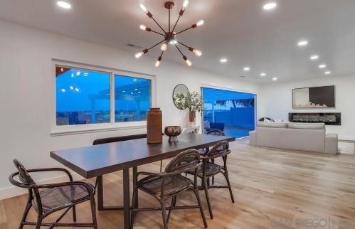 5057 September St, San Diego CA  92110-1222 exterior