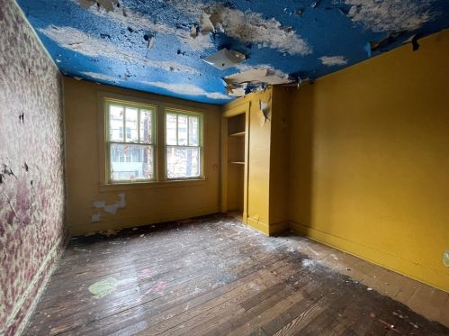 2206 Hawthorne Ave, Pittsburgh PA 15205-4520 exterior