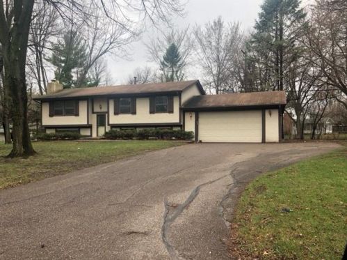 2005 Urbandale Ln, Minneapolis, MN 55447-2027