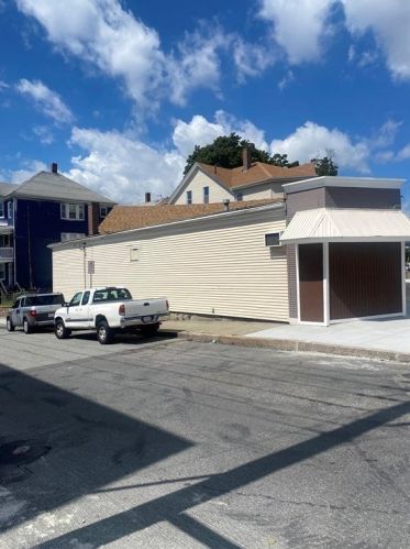 111-127 Stafford Rd, Fall River, MA 02721-2543