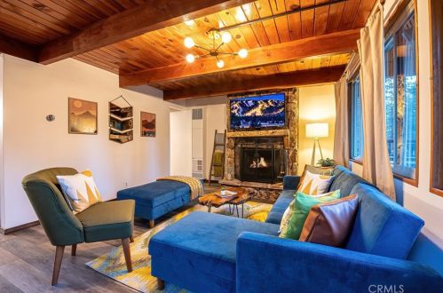 1104 Robinhood Blvd, Big Bear City CA  92314-9376 exterior