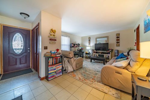 20 Sheffield Dr, Middletown, NY 10940-2806