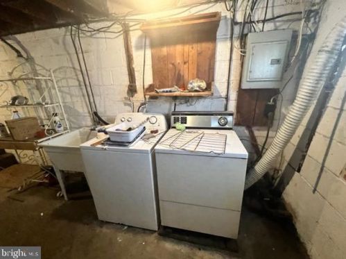 521 Tatum St, West Deptford NJ  08096-3408 exterior