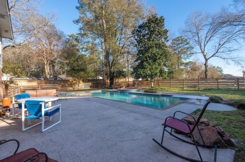 10030 Kleppel Rd, Tomball, TX 77375-3200