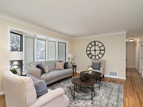438 Crescent Ln, Saint Paul, MN 55113-6618