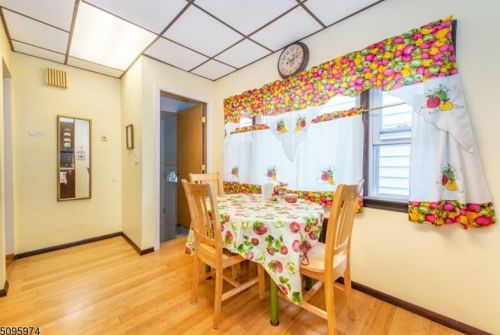 29 Glenwood Ave, Bloomfield NJ  07003-2202 exterior